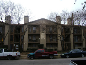 Bennett Place Apartments in Dallas, TX - Building Photo - Building Photo