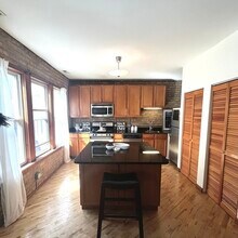 1618 W Columbia Ave in Chicago, IL - Building Photo - Building Photo