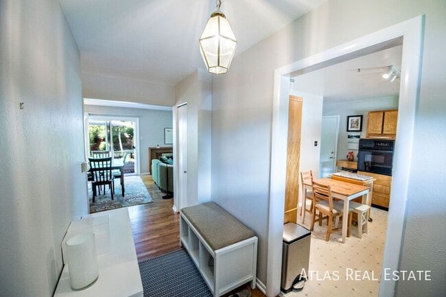 681 S Holly St in Denver, CO - Building Photo - Building Photo