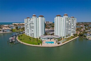 420 64th Ave in St Pete Beach, FL - Building Photo