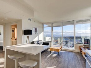 4733 Hazel St in Burnaby, BC - Building Photo - Building Photo