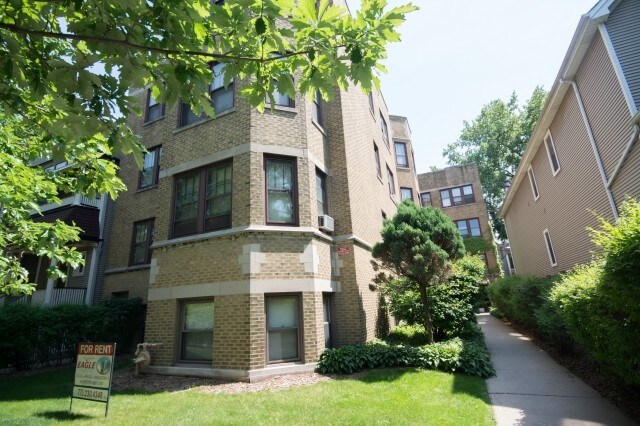 1919 W Berteau Ave-Unit -1921-1D in Chicago, IL - Building Photo