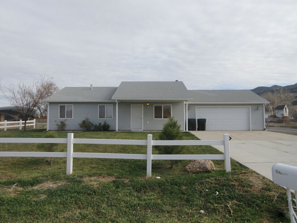4592 Marshal Trail in Enoch, UT - Building Photo