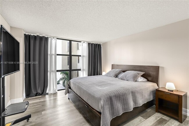 18181 NE 31st Ct in Aventura, FL - Building Photo - Building Photo