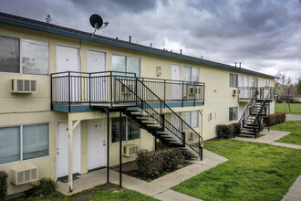 Park View Apartments in Redding, CA - Building Photo - Primary Photo