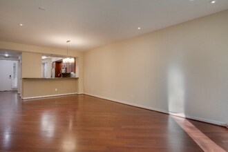 5410 La Jolla Blvd in San Diego, CA - Foto de edificio - Building Photo