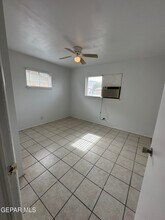 10008 Nesbit Ave in El Paso, TX - Building Photo - Building Photo