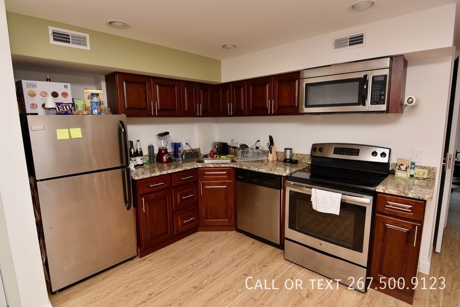 4310 Spruce St in Philadelphia, PA - Building Photo