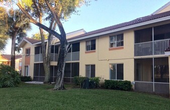 1126 Coral Club Dr in Coral Springs, FL - Building Photo - Building Photo