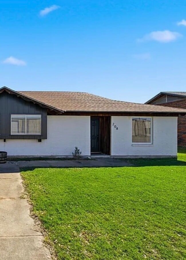 property at 208 Queen Dr