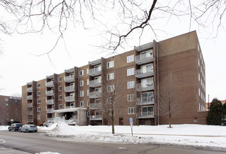 900 Center St in Des Plaines, IL - Building Photo - Building Photo