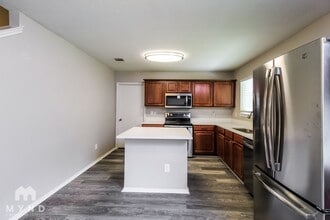 1645 Sequoia Dr in Krum, TX - Building Photo - Building Photo