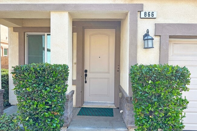 866 Christian Ct in Upland, CA - Building Photo - Building Photo