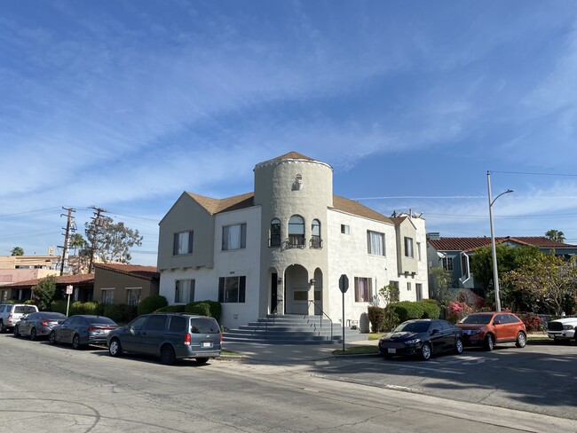 5839 Montebello Park Way in Los Angeles, CA - Building Photo - Primary Photo