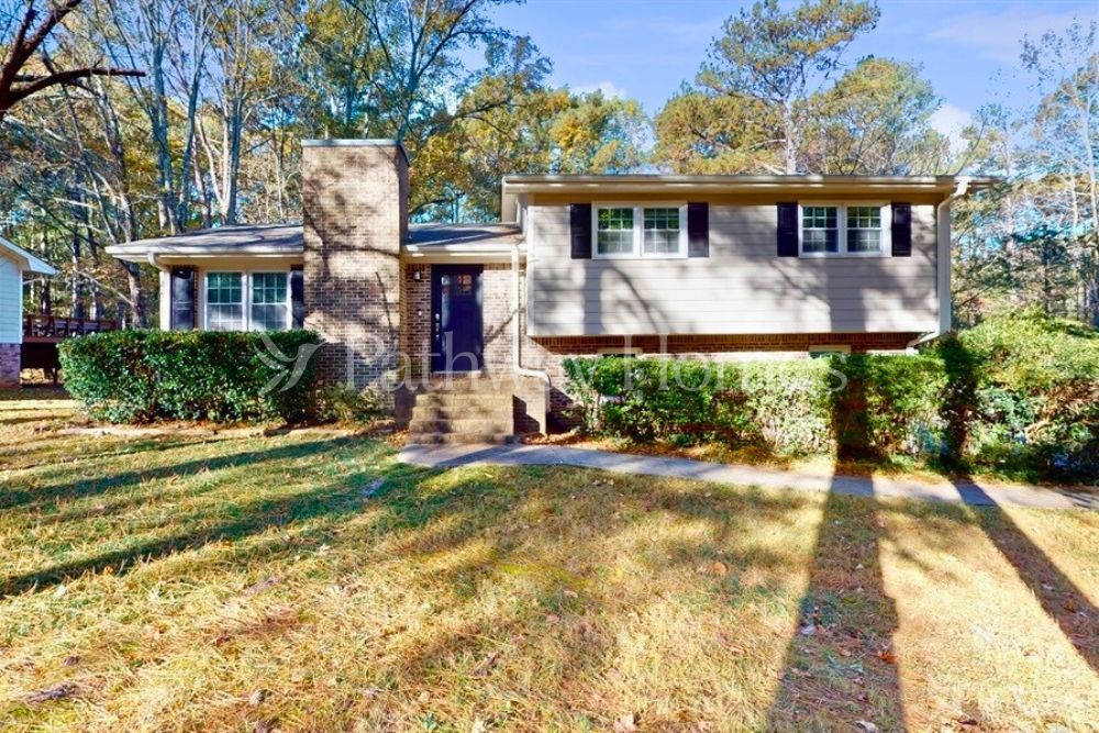 3312 Ben Hill St SW in Marietta, GA - Building Photo