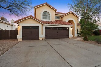 8830 E Carol Way in Scottsdale, AZ - Building Photo - Building Photo