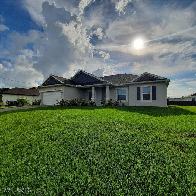 4150 NE 9th Ave in Cape Coral, FL - Foto de edificio - Building Photo