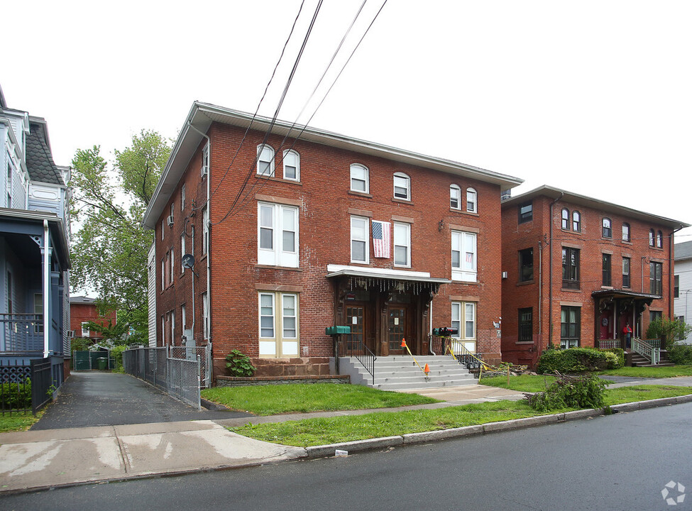 30 Madison St in Hartford, CT - Building Photo