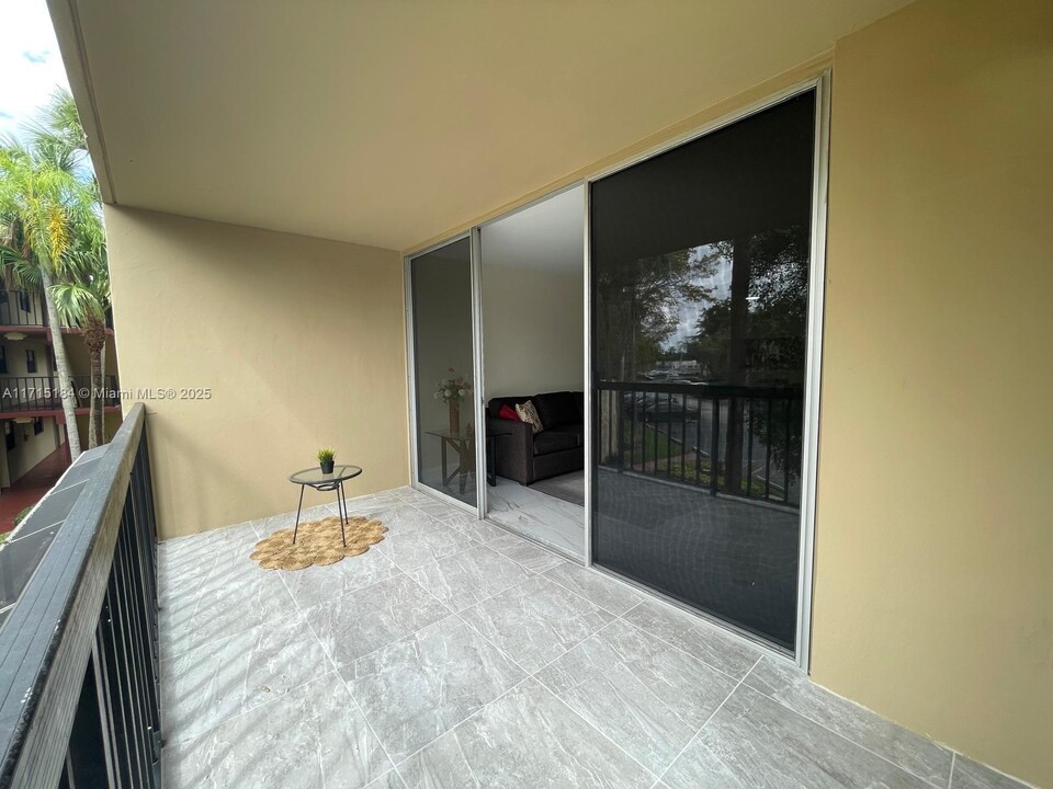 10845 SW 112th Ave in Miami, FL - Building Photo