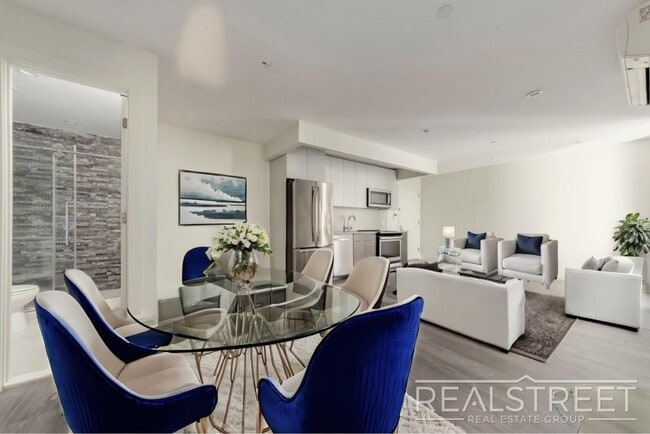 Stunning 2 BED w/ Balcony in Bushwick!