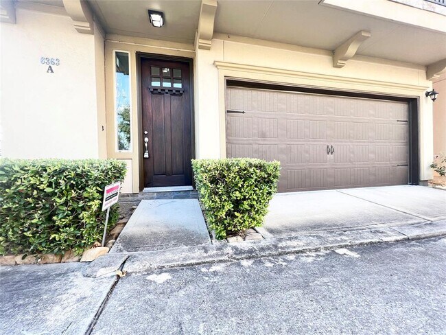 6363 Fairdale Ln in Houston, TX - Building Photo - Building Photo