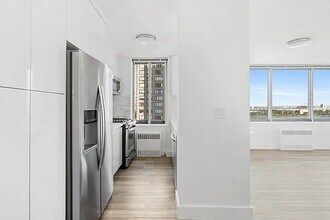 1735 York Ave in New York, NY - Building Photo - Building Photo