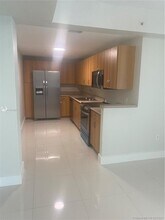 7501 E Treasure Dr-Unit -2M in North Bay Village, FL - Building Photo - Building Photo