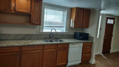 521 T St in Sacramento, CA - Building Photo - Building Photo