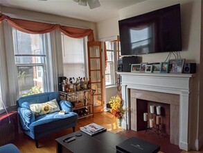 330 Harvard St, Unit #17 in Cambridge, MA - Building Photo - Building Photo