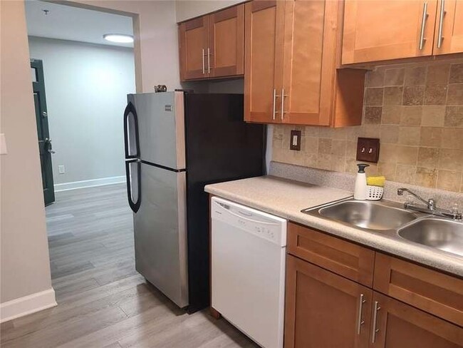property at 3117 Colonial Way