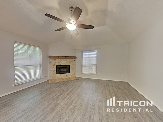 7015 Escondido Dr in Arlington, TX - Building Photo - Building Photo