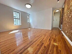 160 W 118th St in New York, NY - Building Photo - Building Photo