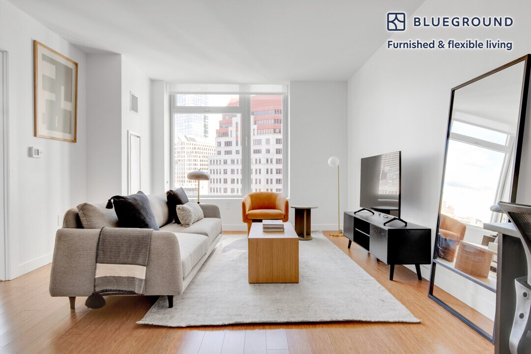 120 Kingston St in Boston, MA - Building Photo
