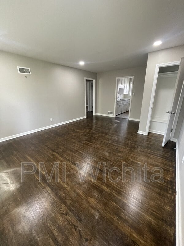 6147 E Boston St in Wichita, KS - Building Photo - Building Photo