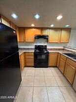 7910 E Thomas Rd in Scottsdale, AZ - Building Photo