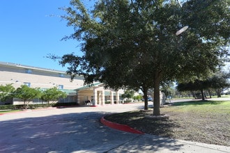 Casa De Esperanza Apartments in San Antonio, TX - Building Photo - Building Photo