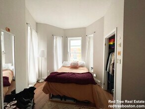 96 Hammond St, Unit 2 in Boston, MA - Foto de edificio - Building Photo