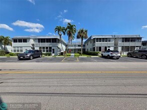 321 Tuscany Ln in Delray Beach, FL - Foto de edificio - Building Photo