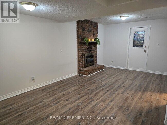 54 Habitant Dr in Toronto, ON - Building Photo - Building Photo