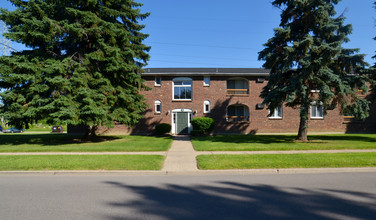 Paradise Lane Apartments in Tonawanda, NY - Building Photo - Building Photo