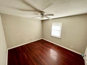 4011 Wood Dr in Tallahassee, FL - Building Photo - Building Photo