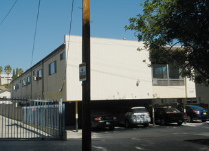 4133 Cumberland Ave in Los Angeles, CA - Building Photo - Building Photo