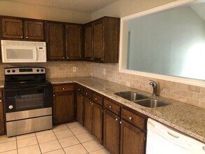 310 N Elkhart Ave in Lubbock, TX - Building Photo - Building Photo