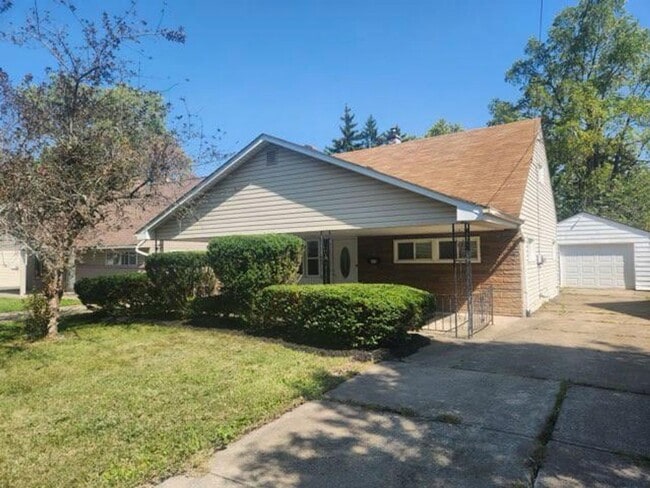 275 S Edgehill Ave in Youngstown, OH - Building Photo - Building Photo