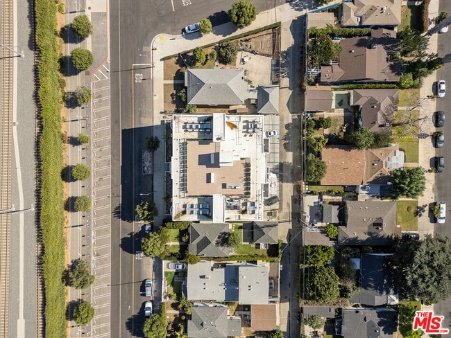 11908 Exposition Blvd in Los Angeles, CA - Building Photo - Building Photo