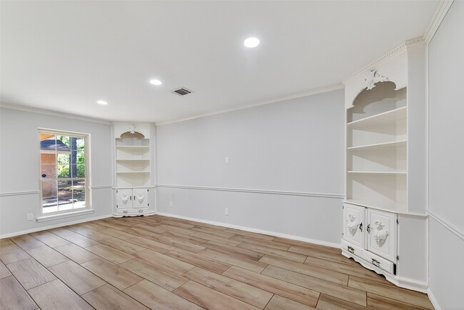 1810 Indian Shores Rd