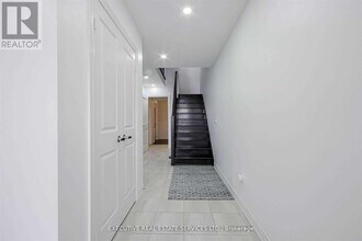 50-LOWER-50 Edinburgh Dr in Brampton, ON - Building Photo - Building Photo