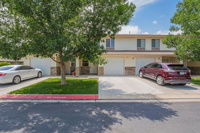 property at 2475 Theresea Ln