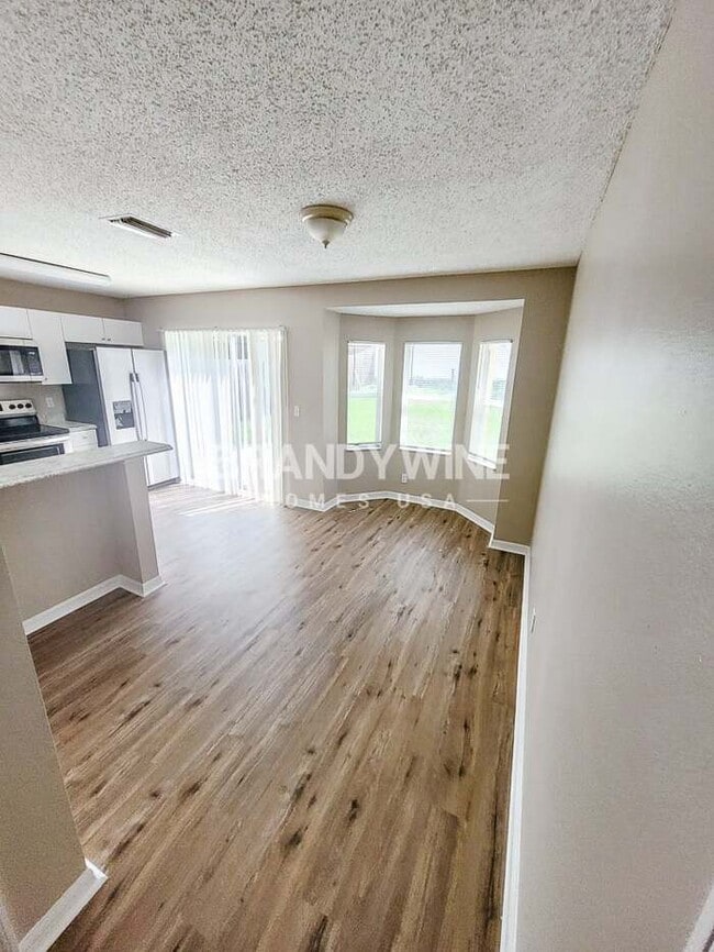323 Summer Sails Dr in Valrico, FL - Building Photo - Building Photo