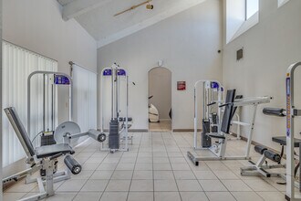 Desert Wind Apartments in Phoenix, AZ - Building Photo - Interior Photo